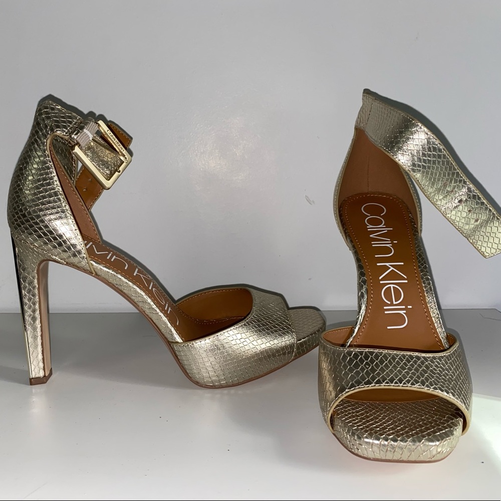 Heels - Picture 7 of 7